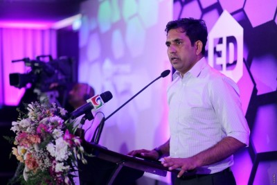 އެއާޕޯޓްގެ ކޮންމެ ފިހާރައެއްގައި ދިވެހި އުފެންދުންތަކަށް ޚާއްސަ ކައުންޓަރެއް ބަހައްޓަނީ