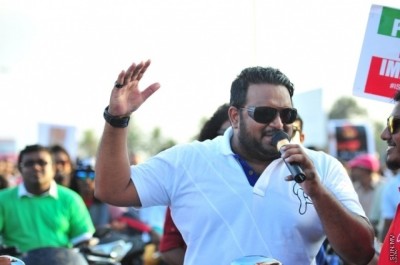 ކޮންމެ ޑޮލަރެއްގެ ފަހަތުގައި ފުލުހަކު ނުބެހެއްޓިޔަސް ޑޮލަރުގެ އަގު ތިރިވެއްޖެ: އަދީބު