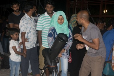 2000 ގިނަ މީހުން ޓެލެސްކޯޕުން ޖުޕިޓާ ބަލައިފި