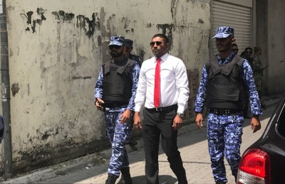 ދެ ޓްވީޓަކާ ގުޅިގެން މަހުލޫފު އަނެއްކާވެސް ފުލުހަށް