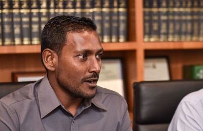 ރައީސްގެ މަންދޫބަށް މައުމޫން: "ތިޔަ އައީ ހާލު ބަލާކަށް ނޫން، ގޮތްދައްކަން"