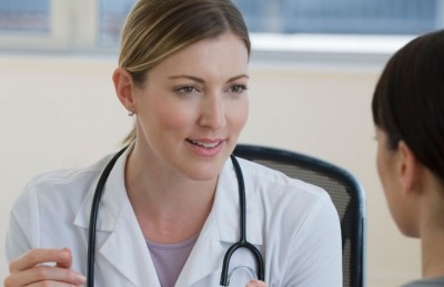 އިނގިރޭސިވިލާތުގެ ގިނަ މީހުން ބިރުން ޑޮކްޓަރަކަށް ނުދައްކާ