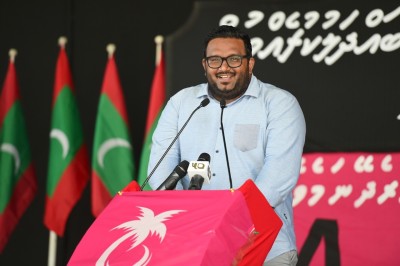 ގާޑިޔާ ދަމާދަމާ އިދިކޮޅު ފަރާތްކާއެކު އުޅޭމީހުން ވަރުބަލިވެ މަދުވެއްޖެ: އަދީބު