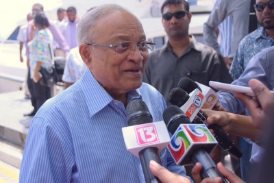 ތިމާވެށީގެ ޖަލްސާއެއްގައި ތަގުރީރު ކުރެއްވުމަށް ރައީސް މައުމޫން އިންޑޮނޭޝިއާއަށް