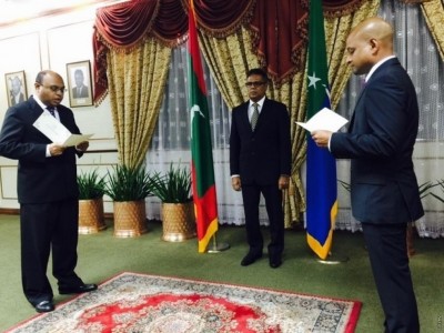 ފާރިސް މަޖިލީހުގެ މެމްބަރުކަމުގެ ހުވާ ކުރައްވައިފި