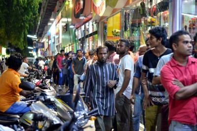 ގަތަރު ޓީމް އަތުވެއްޖެ، ޓިކެޓް ގަންނަން އެތައް ބަޔަކު ކިއުގައި