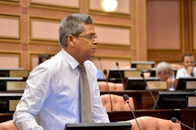 ޕެންޝަން ފައިސާ ނެގޭ އުމުރު އަވަސް ކުރަން ހުށަހަޅައިފި