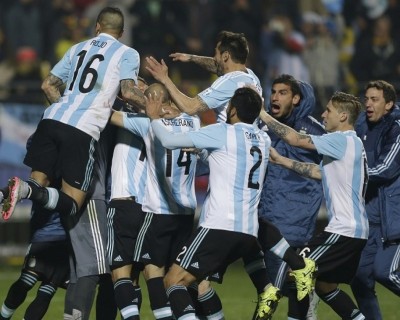 ޕެނަލްޓީ ޖަހައިގެން ކޮލަމްބިއާ ބަލިކޮށް އާޖެންޓީނާ ސެމީއަށް