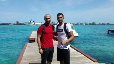 އީގަލްސްއަށް ސްޕެއިންގެ ފޯވަޑަކާއި ޑިފެންޑަރެއް ގެނެސްފި