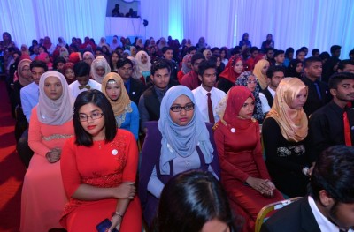 ރަސްމީ ހަފުލާގައި އެވޯޑް ދޭނީ ގަދަ ތިނަކަށް ދާ ދަރިވަރުންނަށް އެކަނި!