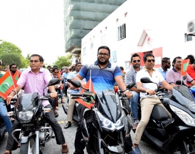ޒުވާނުން ކުރާ ކޮންމެ ކަމެއްގައި ބައިވެރިވާނަން: މިނިސްޓަރު އަދީބު