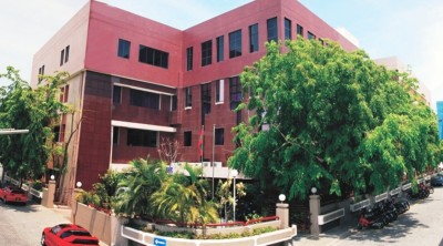 ޕޮލިޓެކްނިކް އިމާރާތް ދިނުމަށް ޔުނިވާސިޓީ އިން އެދެފި