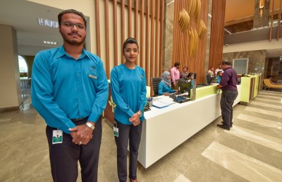 ޓްރީ ޓޮޕް ހޮސްޕިޓަލް: ޓޫރިޒަމްގެ ހިނިތުންވުން ބަލިމީހުންނަށް