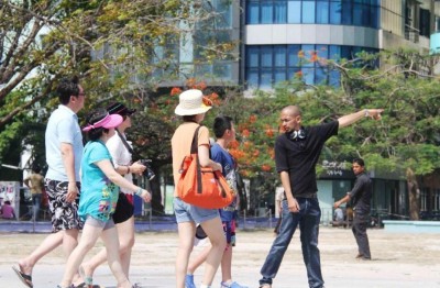 ބޭރުގެ ޓުއާގައިޑުން ގެނައުން ހުއްޓާލުން: ''ތަފާތު ބަސްތައް ދަންނަ، ދިވެހި ގައިޑުން އިތުރުކުރުން އަވަސްކުރަންޖެހޭ''