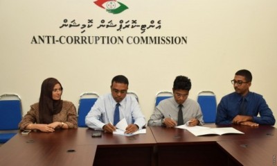 ކޮރަޕްޝަން ހުއްޓުވުމަށް އޭސީސީއާއި ޓްރާންސްޕޭރެންސީއާ ދެމެދު އެއްބަސްވުމެއްގައި ސޮއިކޮށްފި