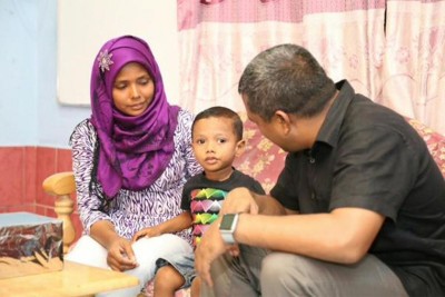 ފުލުހުންގެ ޑިއުޓީގައި ހުއްޓައި މަރާލާފައިވާ އާދަމް ހަލީމްގެ ދަރިފުޅުގެ ގާތަށް ސީޕީ ޒިޔާރަތްކުރައްވައިފި
