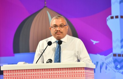 ޑިމޮކްރަސީގެ ހަމަތަކުގެ މަތީގައި އުޅެން ދިވެހިން ދަސްކުރަން ޖެހޭ: ޖިހާދު