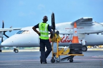 މޯލްޑިވިއަންގެ ފްލައިޓެއް އިމަޖެންސީގައި ޖައްސައިފި