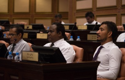 އިންތިހާބުވާ މިނިވަން މެމްބަރުން ޕާޓީއަކަށް ވަނުމަށް ބިލުގައި ހުރަހެއް ނެތް!