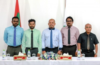ވަކި ކޮޅަކަށް ނުޖެހޭނެ ކަމުގެ ޔަގީންކަން، އީސީގެ އާ ރައީސް ދެއްވައިފި