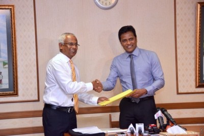 ރައީސް ނަޝީދު މިނިވަންކުރުމަށް އަޅުގަނޑު އެއްބަހެއް ނުވަން: ހޯމް މިނިސްޓަރު