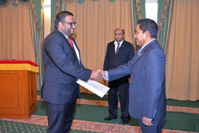 ނާއިބު ރައީސް އަދީބަށް މަޖިލީހުން ރުހުންދީފި