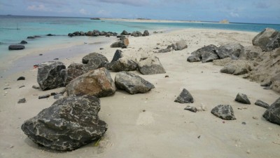 މީދޫ ހިއްކި ސަރަހައްދުގައި ހިލަ ޖެހުމުގެ މަސައްކަތް ރައްޔިތުން ހުއްޓުވައިފި