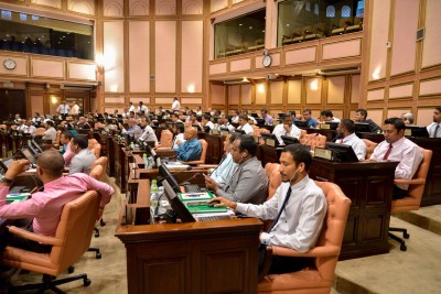 ކޮމެޓީއަށް ނުފޮނުވައި ބިލް ފާސްކުރެވޭ ގޮތަށް މަޖިލީހުގެ ގަވާއިދު އިސްލާހުކޮށްފި