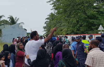 އަބޫބަކުރު ސްކޫލްގައި އިހްތިޖާޖް ކުރި ދެ މުވައްޒަފަކަށް އެޑިއުކޭޝަނުގެ އިންޒާރެއް