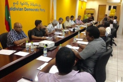 ނައިބު ރައީސް ވަކިކުރަން ވޯޓު ދިނުމަށް އެމްޑީޕީން ތްރީލައިން ވިޕެއް ނެރެފި