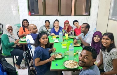 އޮކިއުޕައިސައިހޮޓާ: އަންހެންވެރިން ހޮޓާތަކަށް!