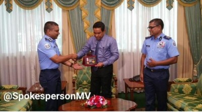 ފުލުހުންނަށްދޭ "މިނިވަން 50"ގެ މެޑަލް، ރައީސް އާއި ނައިބު ރައީސަށް އަރުވައިފި