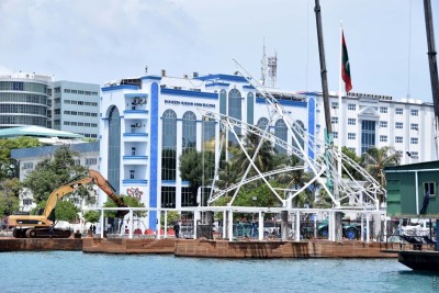 ރަސްމީ ފާލަމަށް "އިއްޒުންދީނު ފާލަން"ގެ ނަމުން ނަން ދީފި