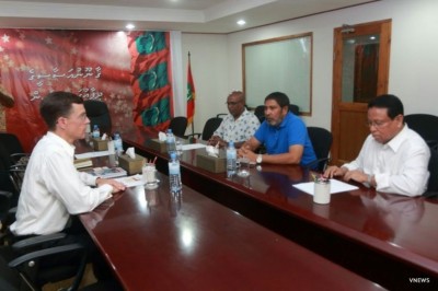 އިނގިރޭސި ސަފީރު ގާސިމް އިބްރާހީމާ ބައްދަލުކުރައްވައިފި