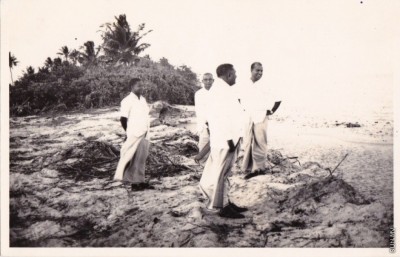 ރާއްޖޭގެ ޝަހުސިއްޔަތުންގެ ފޮޓޯ މައުރަޒެއް ބިލަބޮންގުން ބާއްވަނީ