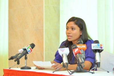 އަންހެން ކުދިން ބާރުވެރިކުރުވަން އާކްއަށް އިނގިރޭސިން އެހީވަނީ