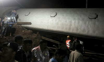 ދެ ރޭލެއް ޖެހި އެކްސިޑެންޓްވެ 24 އަށް ވުރެ ގިނަ މީހުން މަރުވެއްޖެ