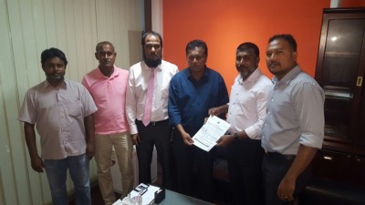 ކުރީގެ ޚާއްސަ މަޖިލީހުގެ މެންބަރު ސިރާޖް އެމްޑީއޭ އަށް ސޮއިކުރައްވައިފި