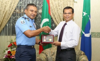 މިނިވަން ފާންސާހުގެ މެޑަލް މަޖިލީހުގެ ރައީސަށް ހަދިޔާކުރައްވައިފި