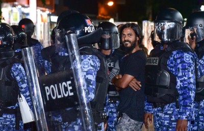 މެމްބަރު ފަލާހަށް ބިރުދައްކައިގެން ސުމިތު ހައްޔަރުކޮށްފި