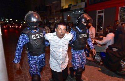 މުޒާހަރާއިން 141 މީހަކު ހައްޔަރުކުރި: ފުލުހުން