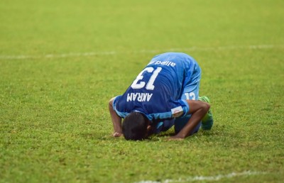 އީގަލްސް އަތުން ބަލިނުވެ ނިއު ސަލާމަތްވެއްޖެ