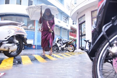 މާލޭގައި ފެންބޮޑުވެ، ހިނގާބިނގާވެ އުޅުމަށް ދަތިވެފައި