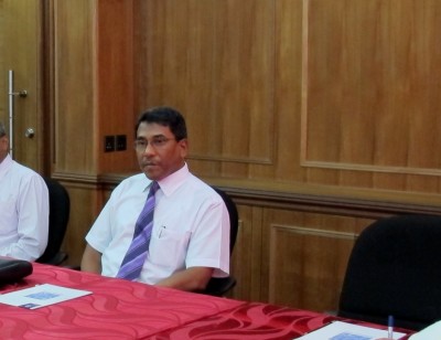ޓުއަރިޒަމް ސްކޫލެއް ގާއިމު ކުރުމުގެ ސިޔާސަތު ގެންގުޅެން: ޗާންސެލަރު