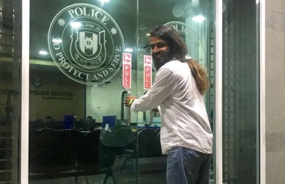 ފަލާހަށް ބިރުދައްކައިގެން ހައްޔަރުކުރި ސްމިތު ދޫކޮށްލައިފި