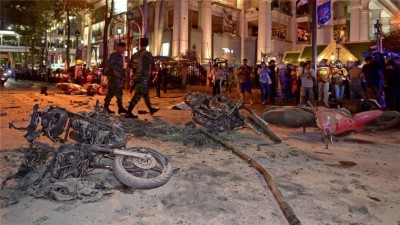 ބެންކޮކްގައި ދިން ބާރުގަދަ ބޮމުގެ ހަމަލާއެއްގައި 12 މީހުން މަރުވެ އެތައް ބަޔަކު ޒަޚަމްވެއްޖެ