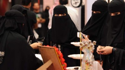 ވޯޓުލުމަށް ލިބޭ ފުރަތަމަ އިންތިހާބަށް ސައުދީ އަންހެނުން ރަޖިސްޓްރީވާން ފަށައިފި