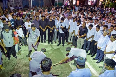 އަބްދުﷲ ޙަމީދުގެ ހަށިކޮޅު ރަސްމީ އިއްޒަތުގައި ފަސްދާނުުލައިފި