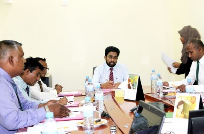 ކައުންސިލަރުން ސަސްޕެންޑް، ހިދުމަތްތަކަށް ހުރަސް!