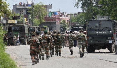 އިންޑިއާ، ޕާކިސްތާނު ބޯޑަރުގައި ހަމަލާތަކެއް ބަދަލުކޮށް، ނުވަ މީހަކު މަރުވެއްޖެ